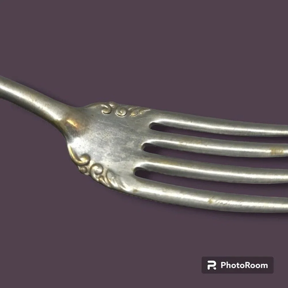 Oneida •	brand silver